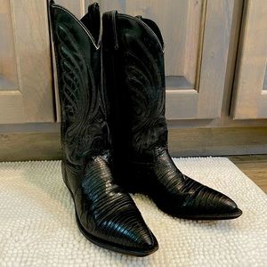 Women’s black lizard cowboy boots